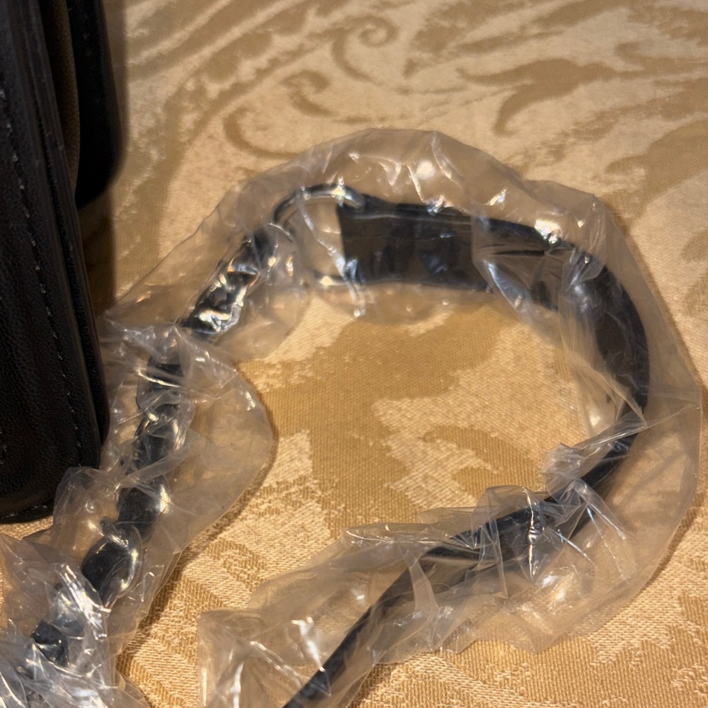 Badgley Mischka Black Quilted Chain-Detail Crossbody - Picture 6 of 11